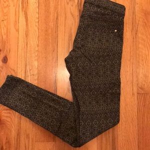 Patterned skinny jeans